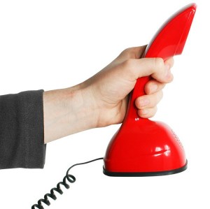 The_Scandiphone_red_in_hand-sixhundred